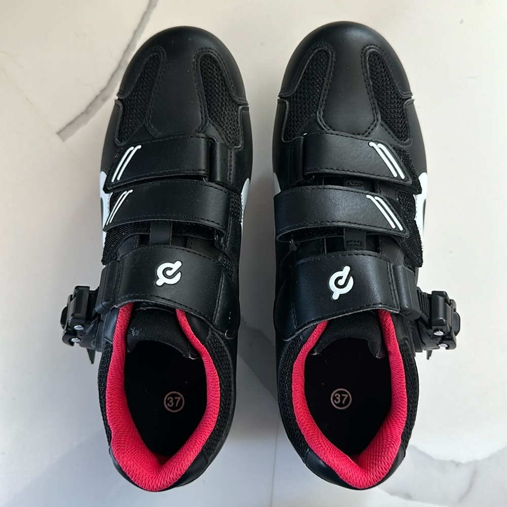 LIKE NEW Women’s Peloton cycling shoes